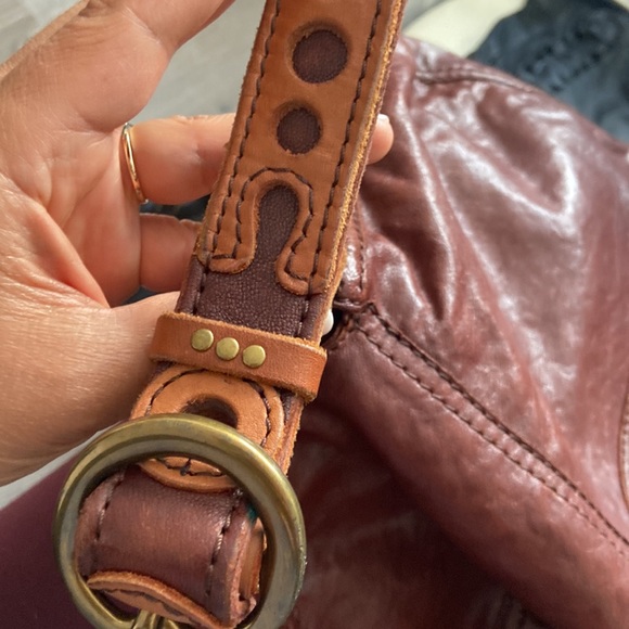 Beautiful classic Lucky Brand Leather Mahogany Hobo EUC - Picture 6 of 7